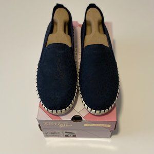 Women's Navy Blue Skechers Active Avenue BRAND NEW